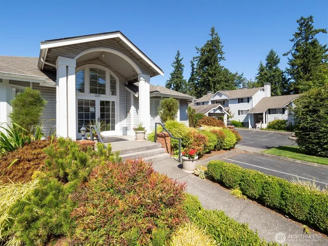 $425,000 | 23319 Cedar Way, Unit K105, Mountlake Terrace, WA 98043
