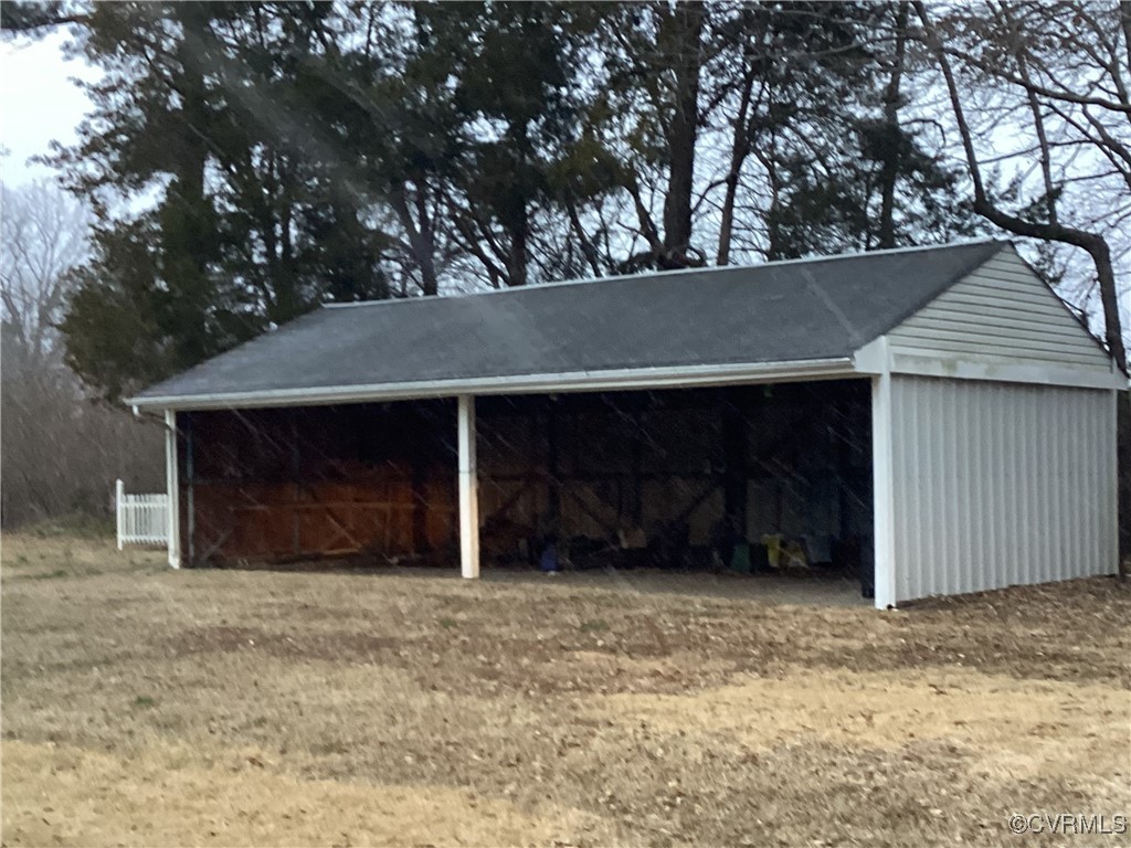 9801 Halifax Road Petersburg, VA 23805 - Photo 5 of 10 Building set up for your tractors/cars or riding l