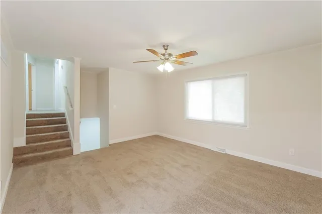 $2,340 | 1109 Northeast Columbus Street, Lee's Summit, MO 64086