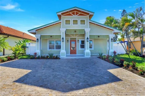 $950,000 | 648 100th Avenue North, Naples, FL 34108