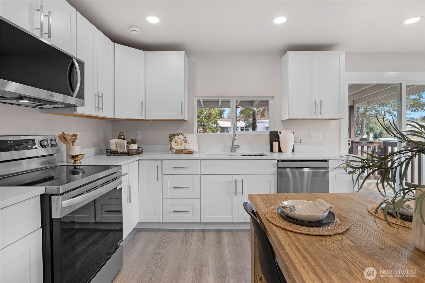 7031 Northeast 175th Street, Unit 33 Kenmore, WA 98028 - Photo 3 of 15