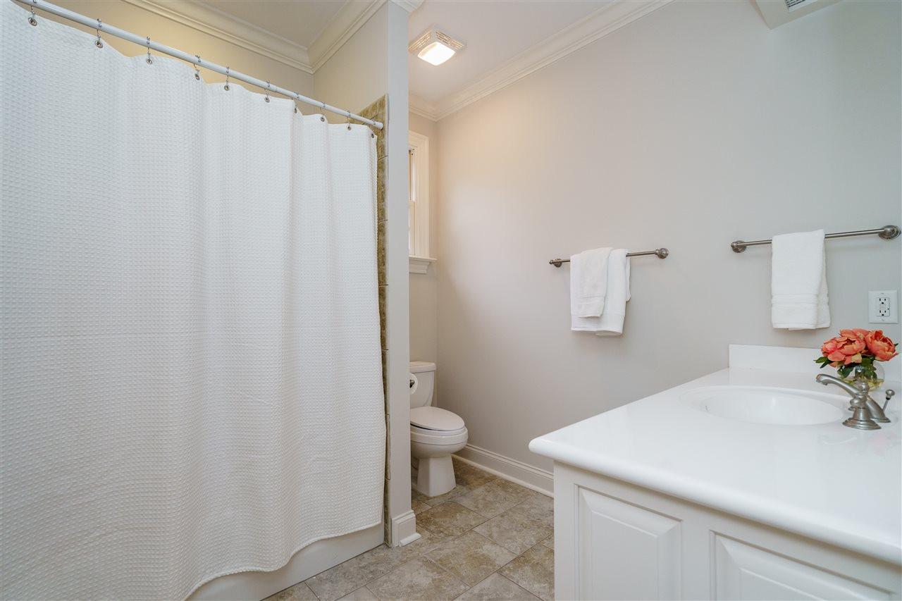 3219 Darien Drive Raleigh, NC 27607 - Photo 21 of 25 Hall Bath