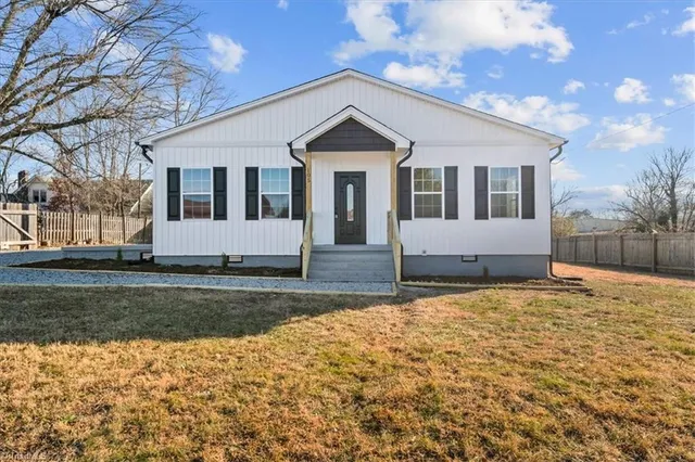 $267,000 | 105 Charles Street, Thomasville, NC 27360