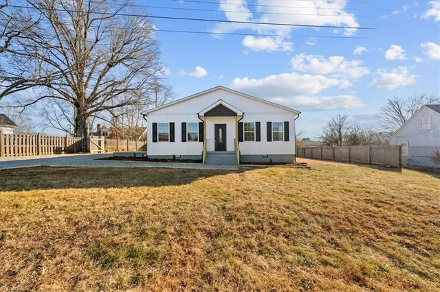 $267,000 | 105 Charles Street, Thomasville, NC 27360