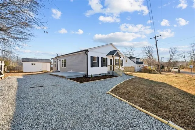 $267,000 | 105 Charles Street, Thomasville, NC 27360