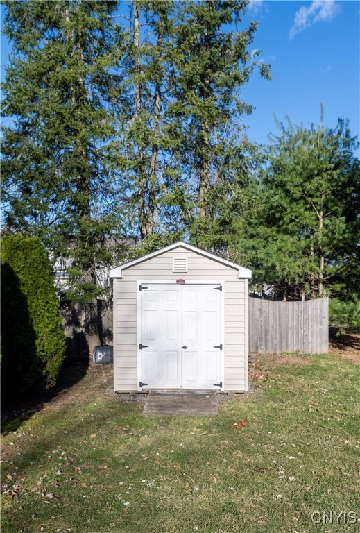 7444 Thunderbird Road Clay, NY 13088 - Photo 32 of 35