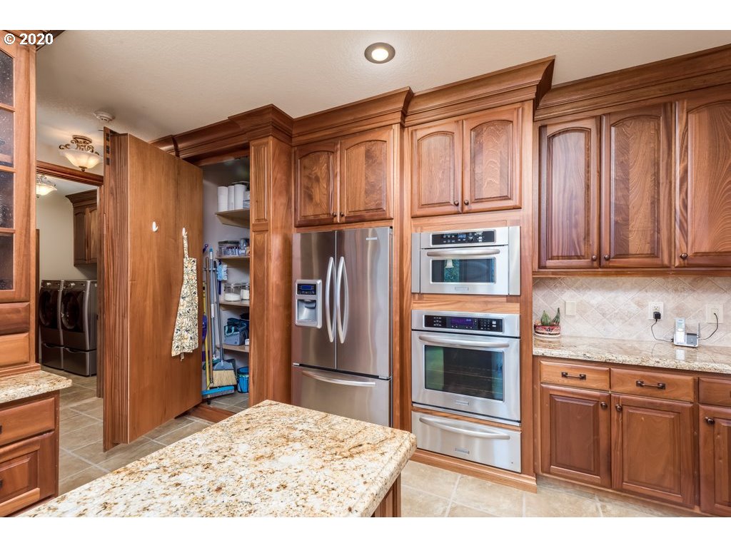 17281 South Burk Road Beavercreek, OR 97004 - Photo 13 of 32 Gallery Image 13