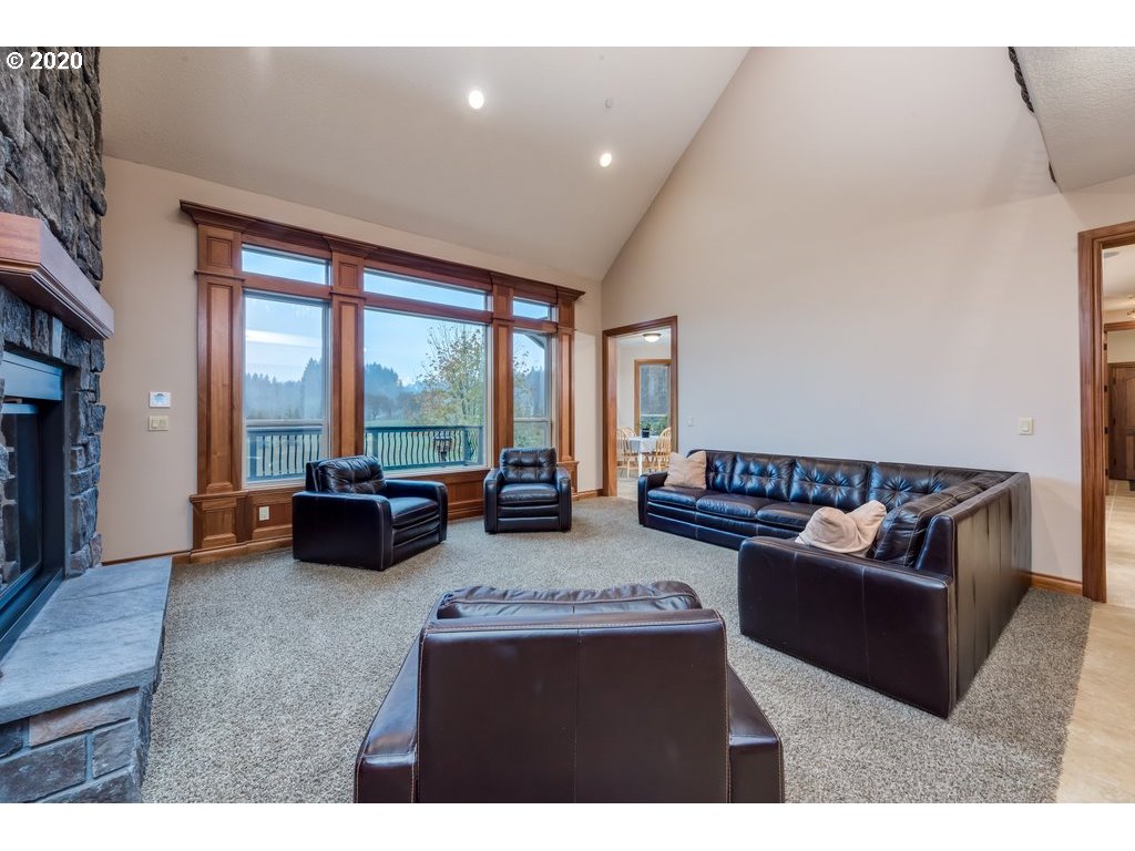 17281 South Burk Road Beavercreek, OR 97004 - Photo 6 of 32 Gallery Image 6