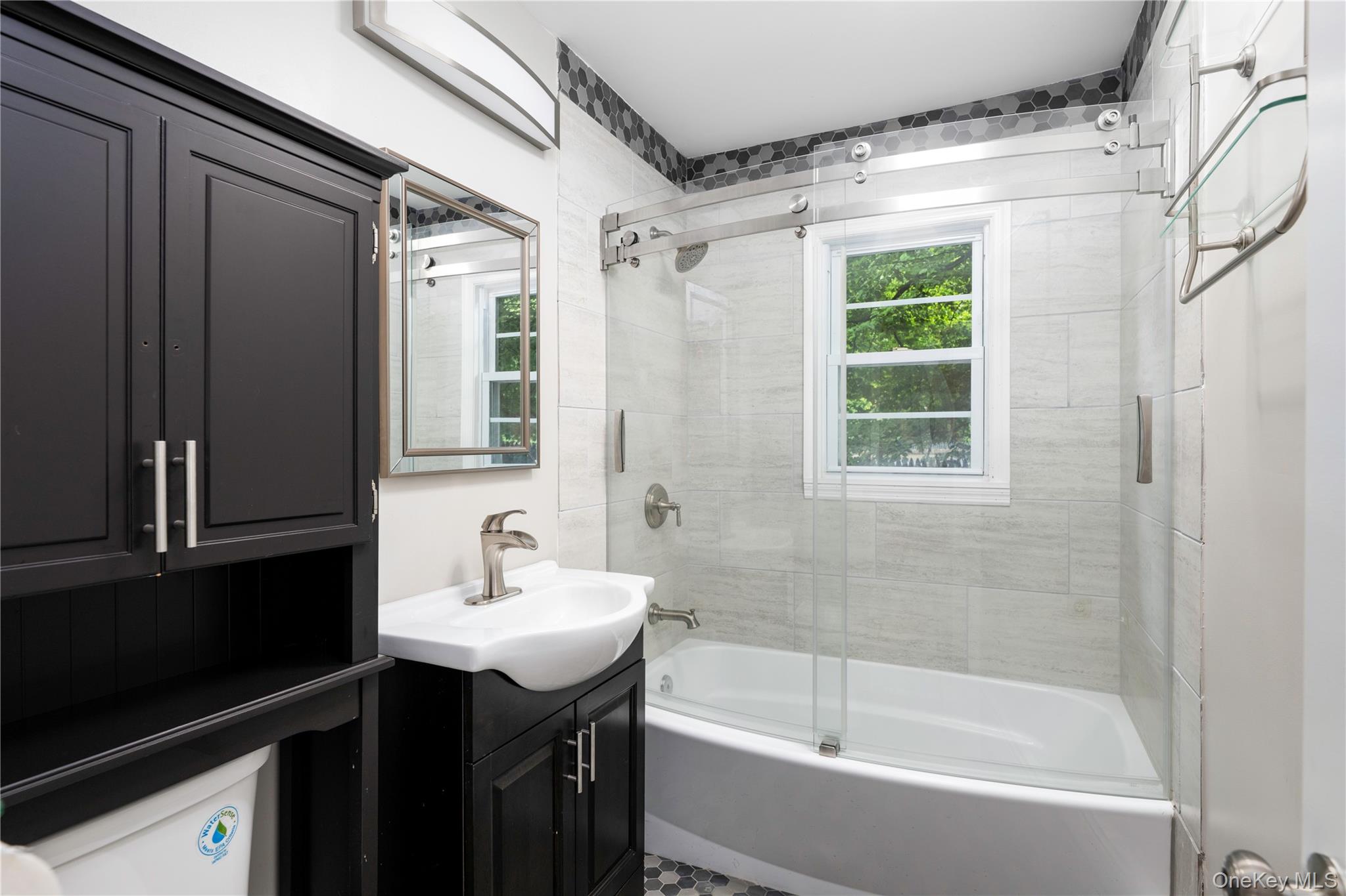 2710 South Road, Unit B5 Poughkeepsie, NY 12601 - Photo 8 of 11 Gallery Image 8
