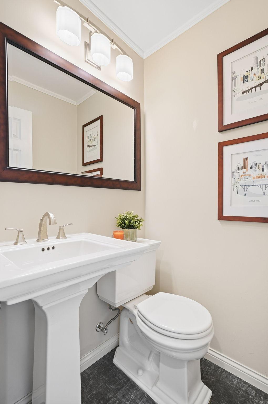 2741 Zane Avenue North Crystal, MN 55422 - Photo 11 of 34