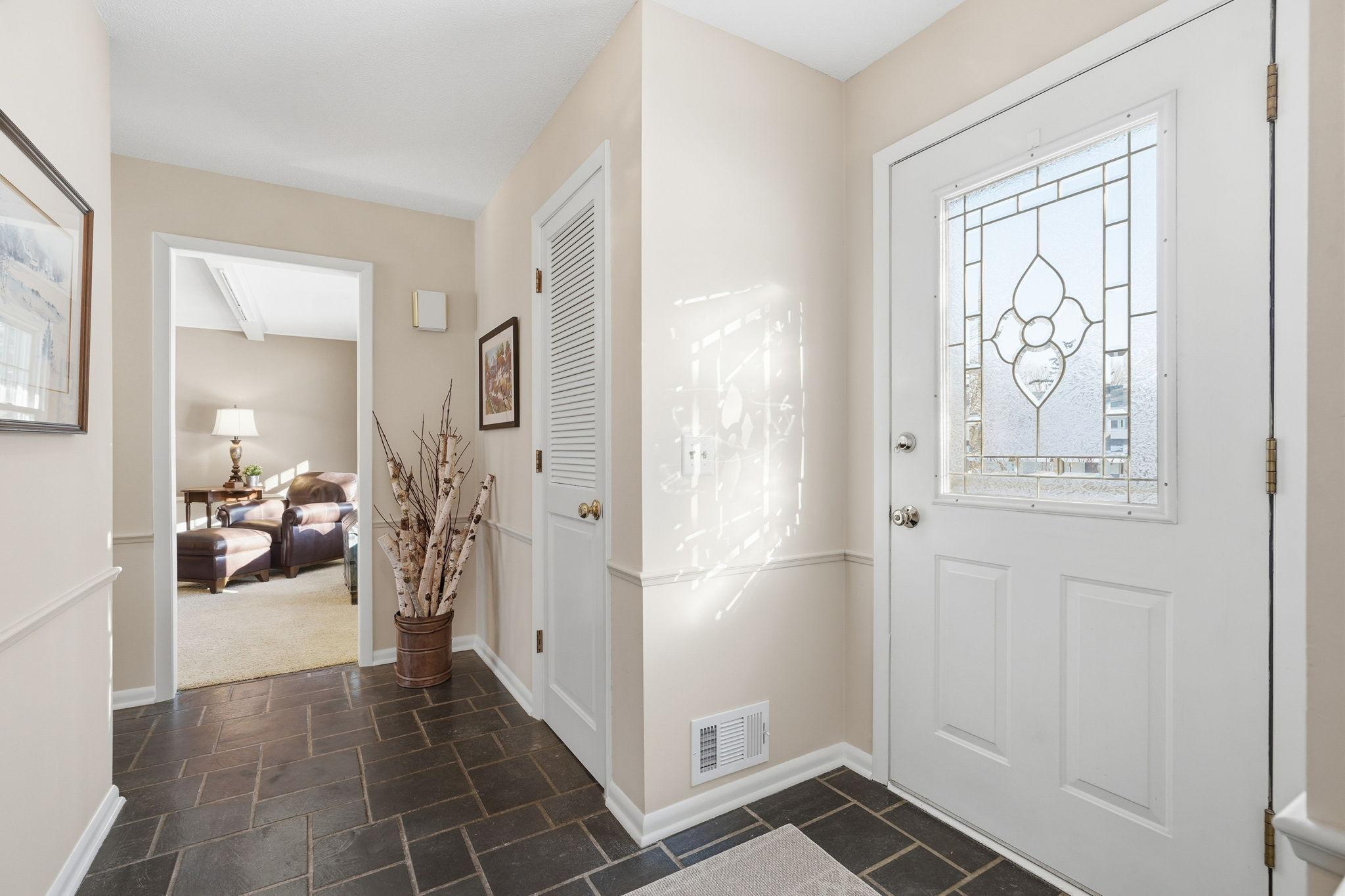 2741 Zane Avenue North Crystal, MN 55422 - Photo 3 of 34