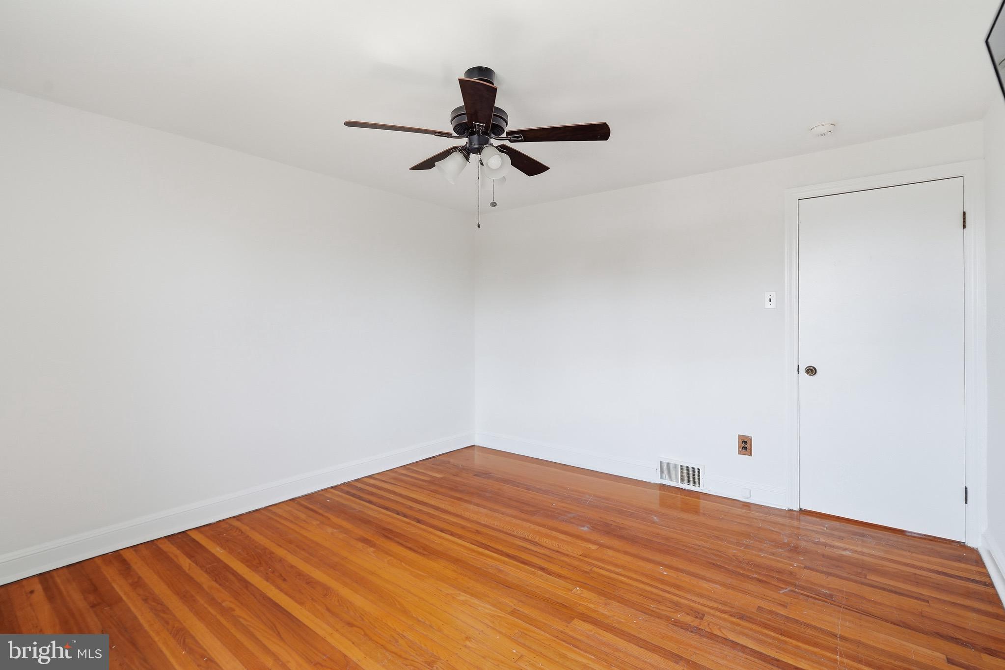 133 Willowbrook Road Clifton Heights, PA 19018 - Photo 23 of 35 Primary Bedroom