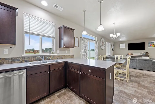 $450,000 | 736 South Rees Street, Moses Lake, WA 98837