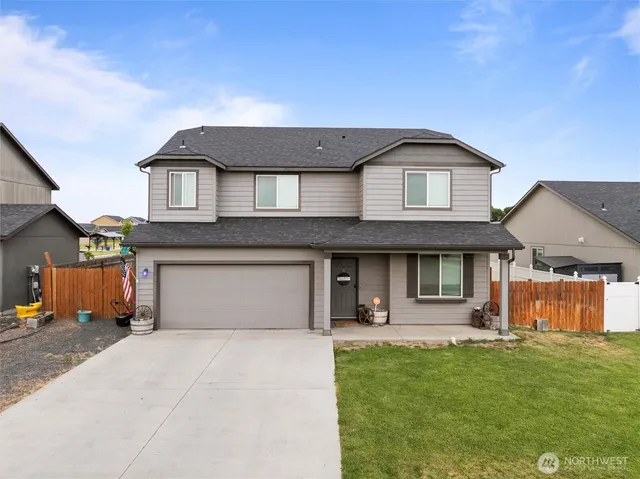 $450,000 | 736 South Rees Street, Moses Lake, WA 98837
