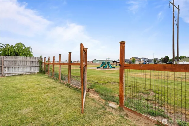 $450,000 | 736 South Rees Street, Moses Lake, WA 98837