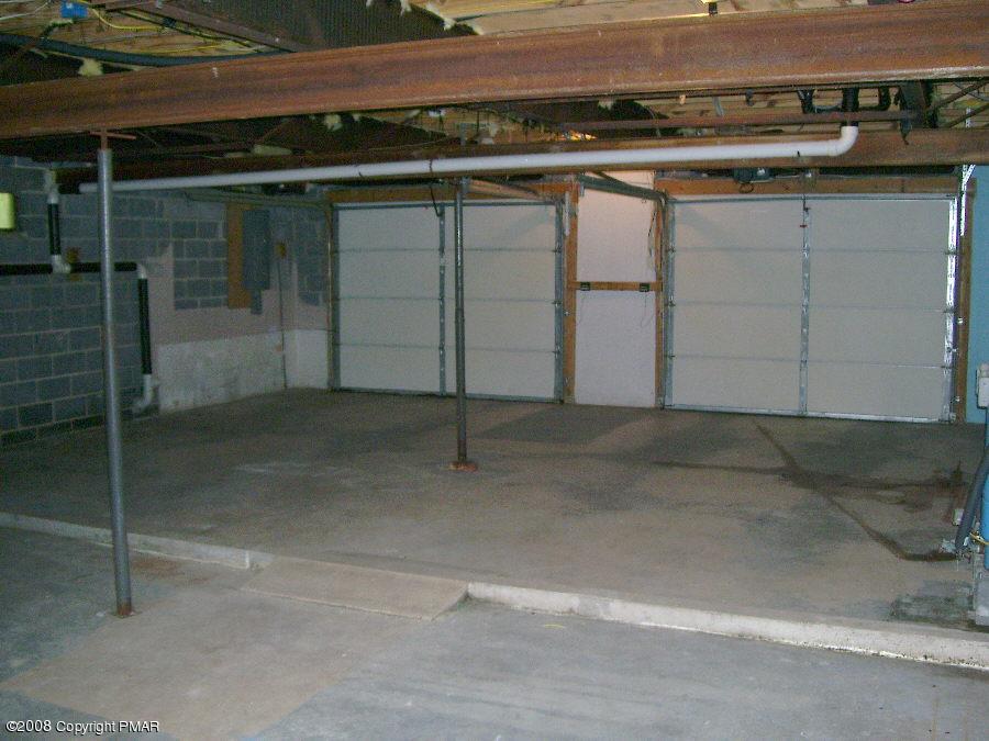 1611 Pine Ridge Lane Effort, PA 18330 - Photo 11 of 12 Garage