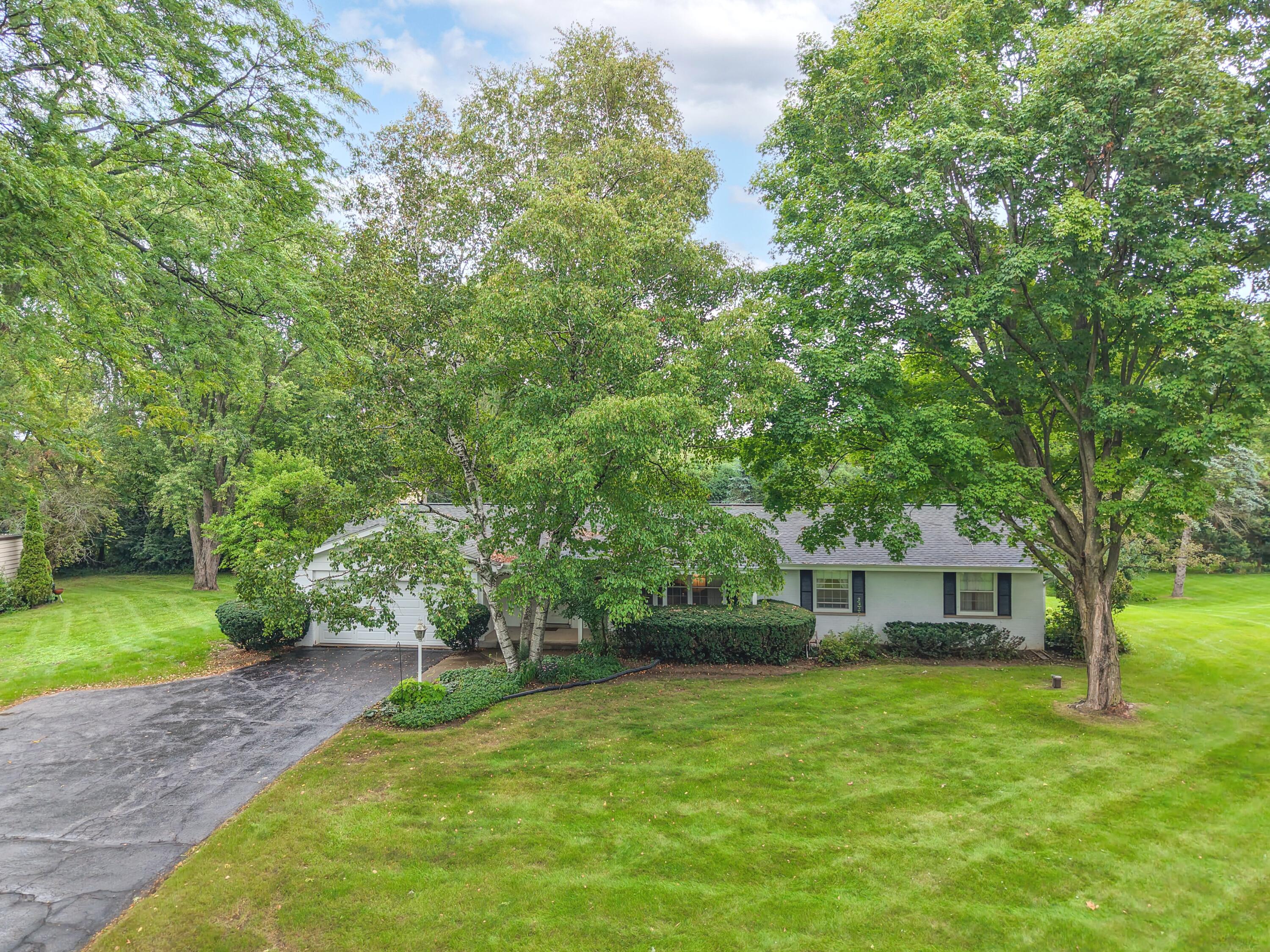 2120 Elm Tree Road Elm Grove, WI 53122 - Photo 29 of 30 DJI_20260915112339_0001_D-Edit