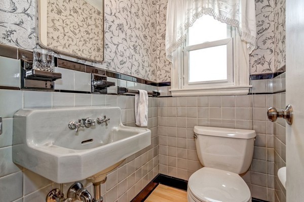 21 Garnet Road Boston, MA 02132 - Photo 14 of 28 Gallery Image 14