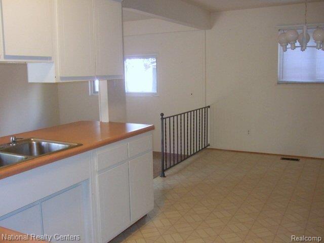 Wide Open Nook & Family Rm.JPG