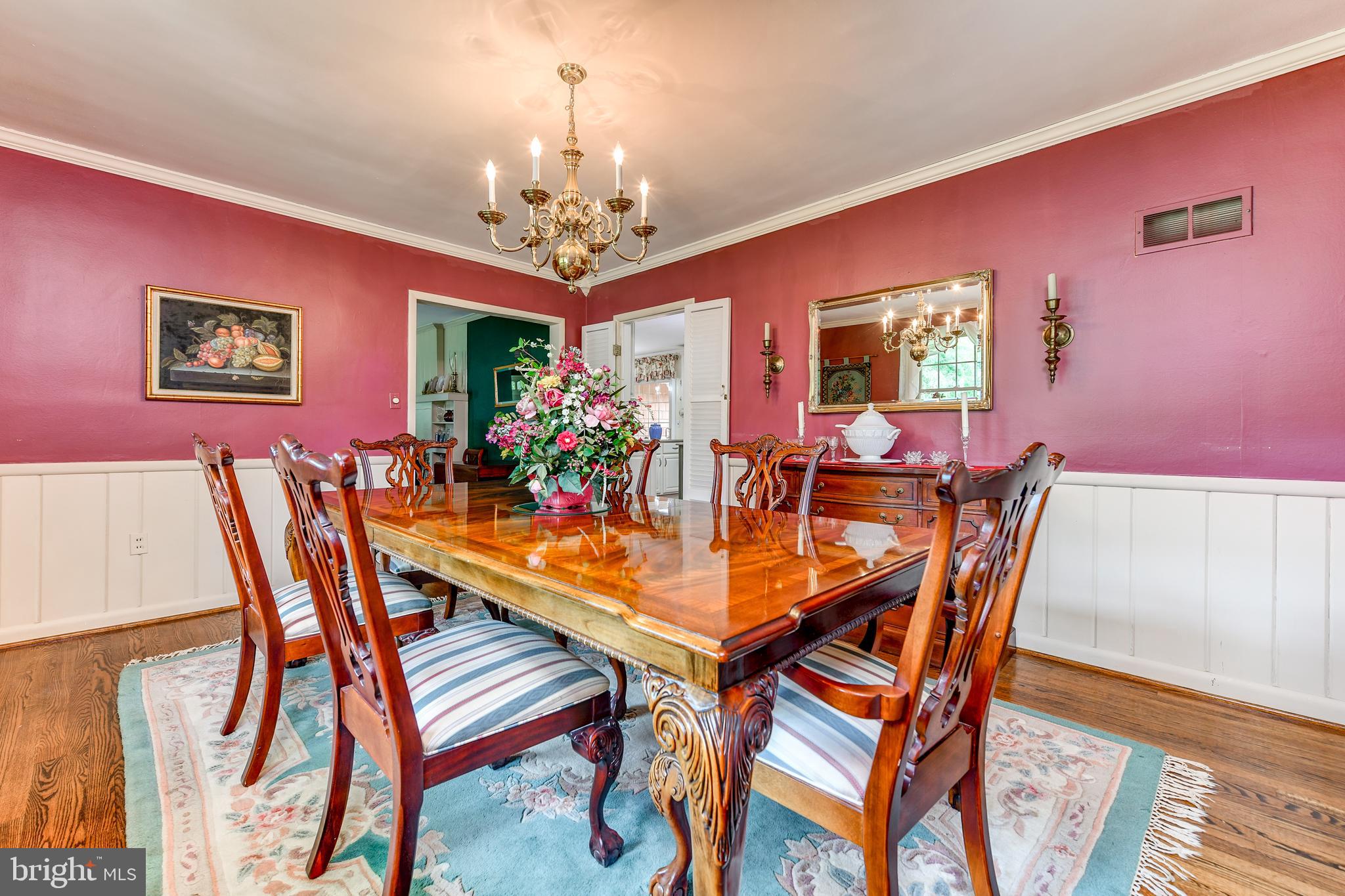 8212 Tally Ho Road Lutherville-Timonium, MD 21093 - Photo 7 of 42 Have as many guests as your table can hold