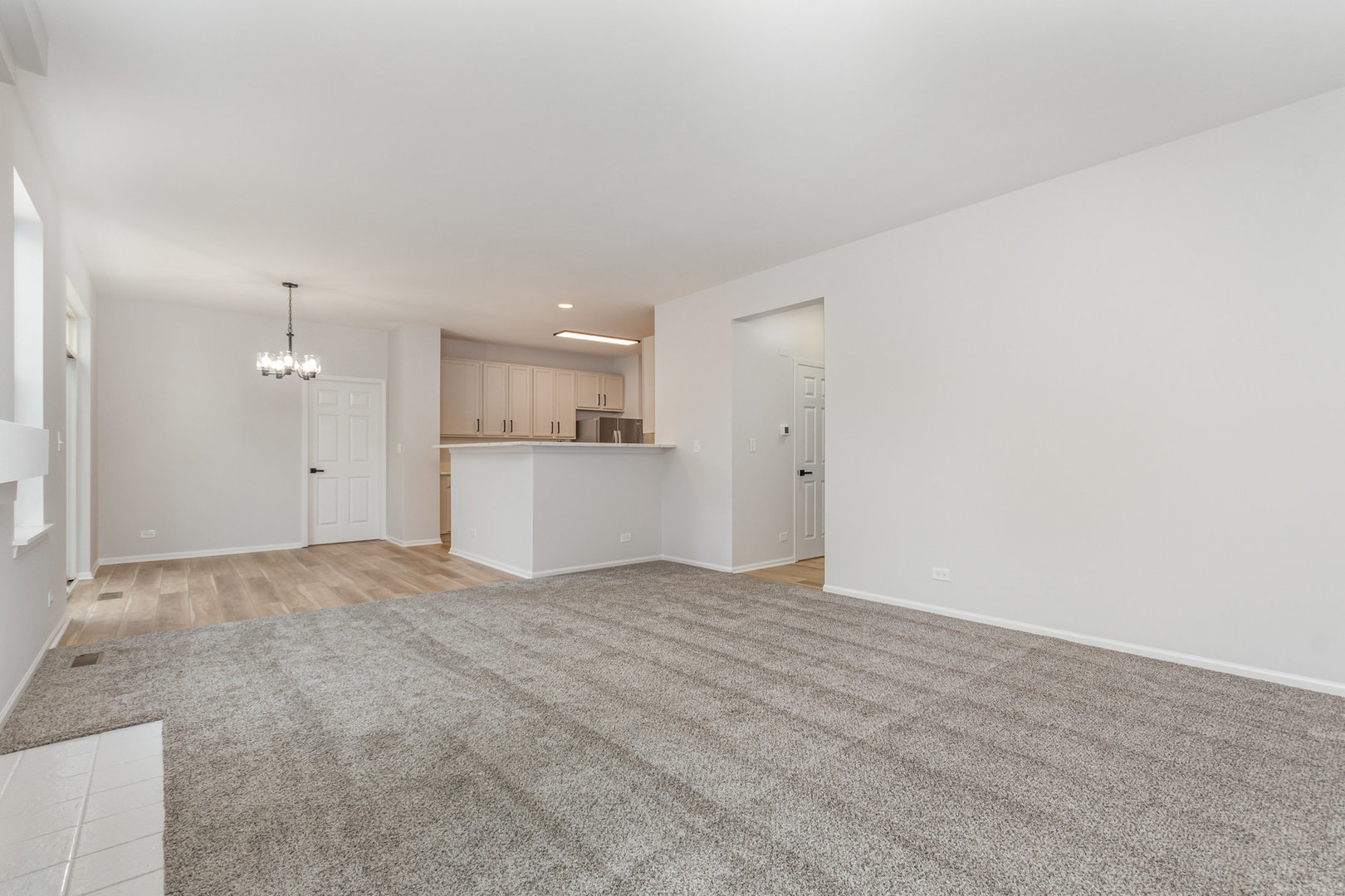 2746 Hillsboro Boulevard Aurora, IL 60503 - Photo 12 of 26