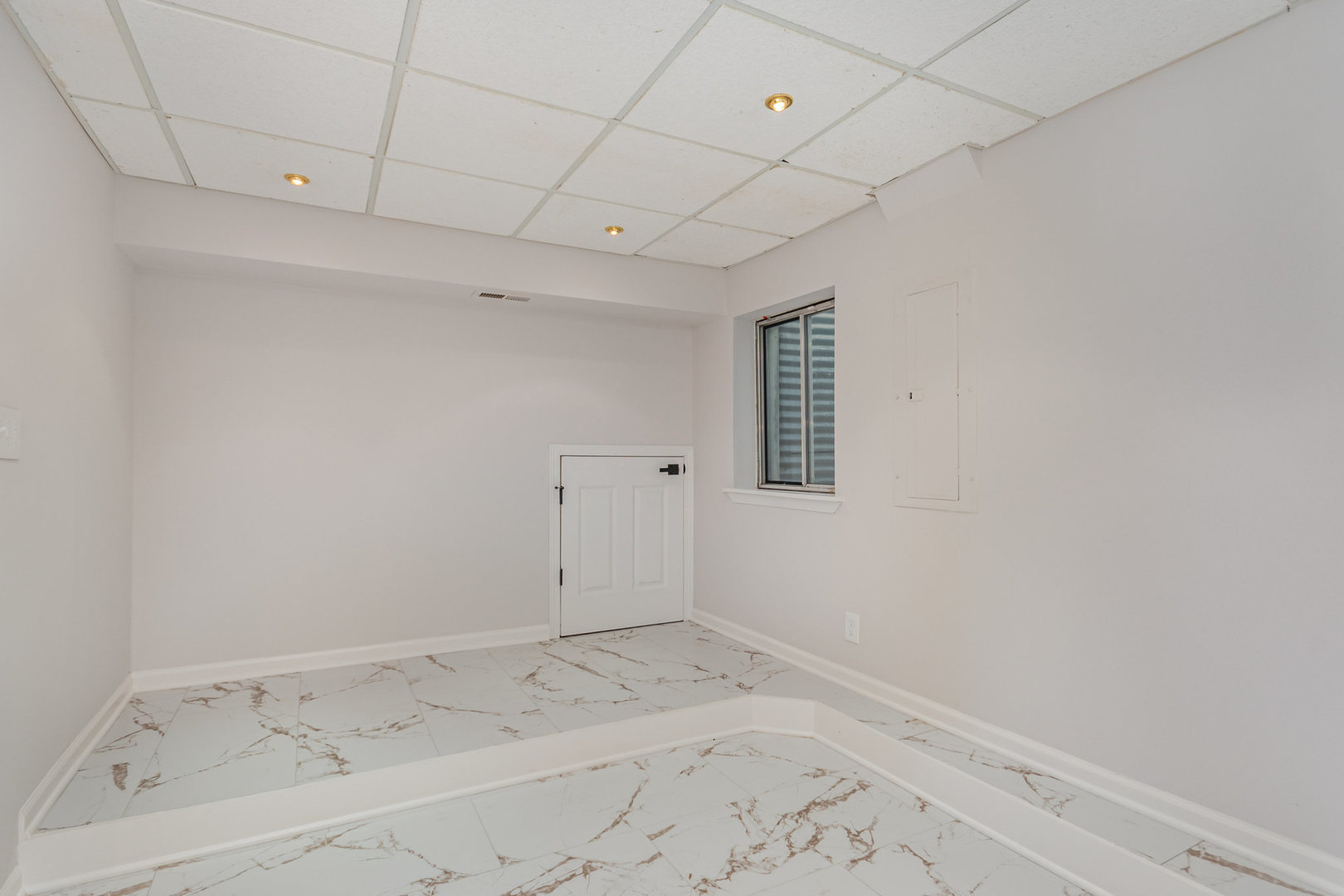 2746 Hillsboro Boulevard Aurora, IL 60503 - Photo 23 of 26