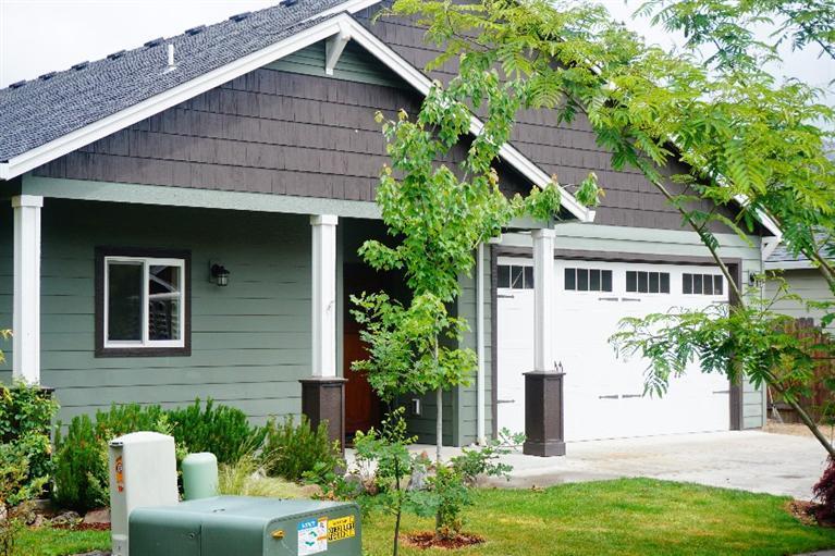 110 Chelsea Court Phoenix, OR 97535 - Photo 1 of 16 Primary Photo