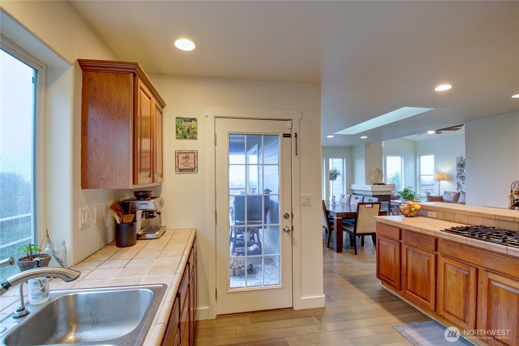 3200 Shelly Hill Road Mount Vernon, WA 98274 - Photo 12 of 39 a kitchen with stainless steel appliances granite countertop a sink stove and refrigerator