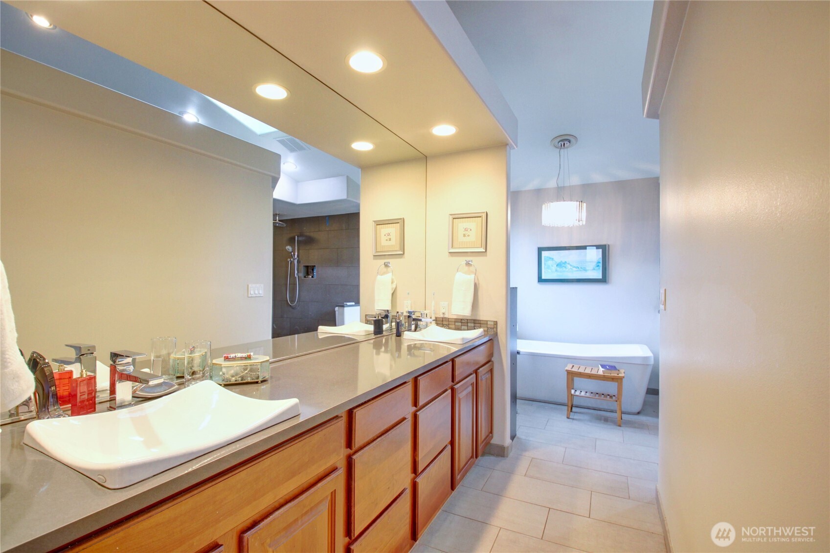3200 Shelly Hill Road Mount Vernon, WA 98274 - Photo 14 of 39 a spacious bathroom with a sink and a mirror