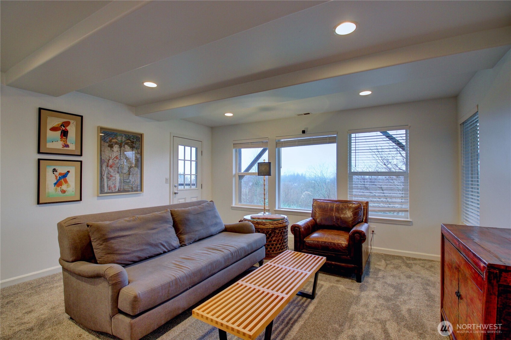3200 Shelly Hill Road Mount Vernon, WA 98274 - Photo 26 of 39 a living room with furniture and a window
