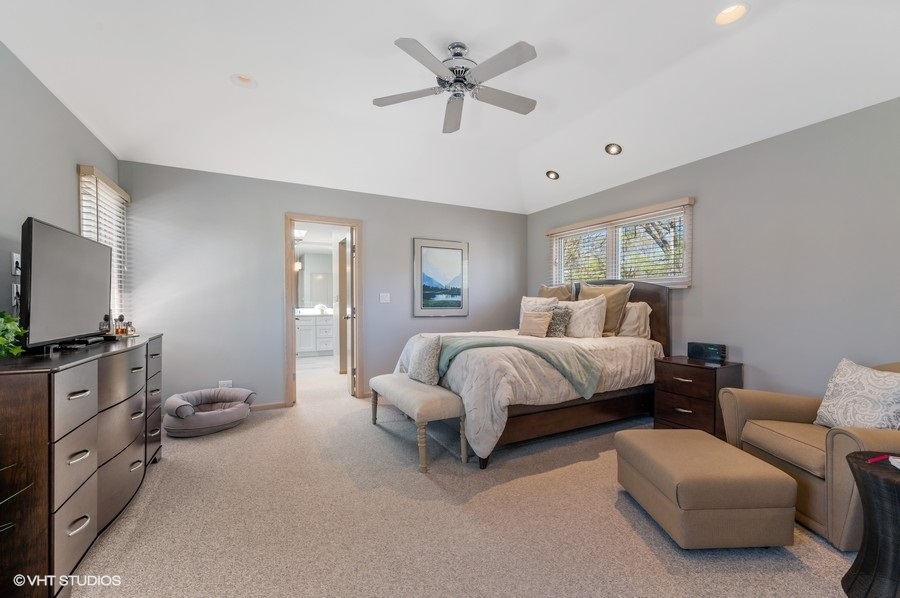 606 Juniper Road Glenview, IL 60025 - Photo 10 of 26 Gallery Image 10