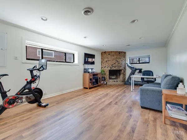 $385,000 | 51 Rozanne Drive, Addison, IL 60101