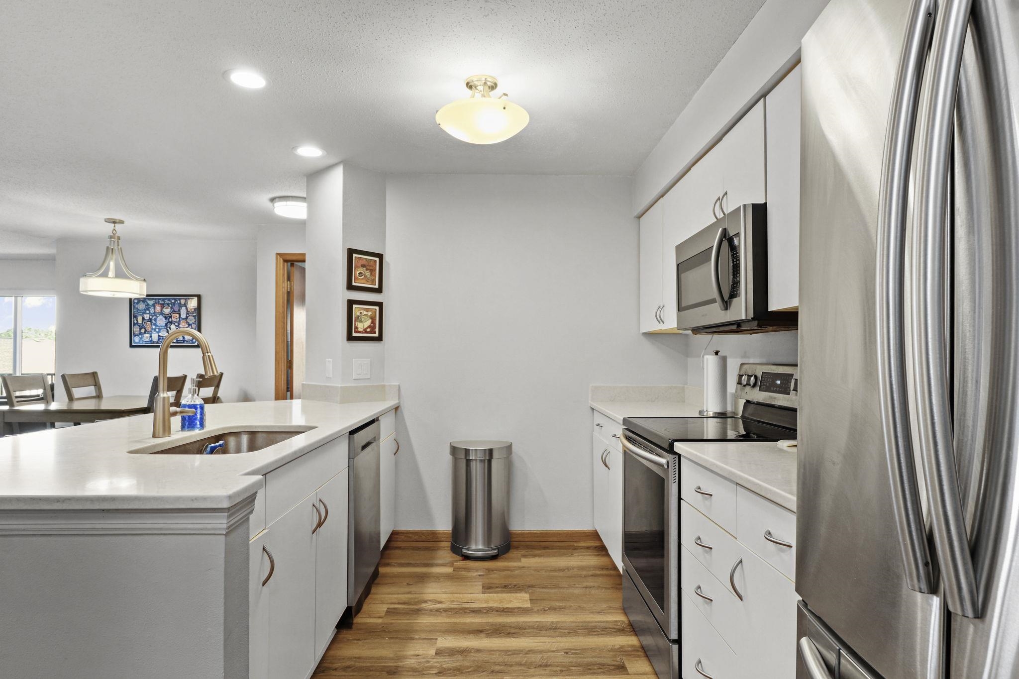 7203 Mid Town Road, Unit 209 Madison, WI 53719 - Photo 8 of 34