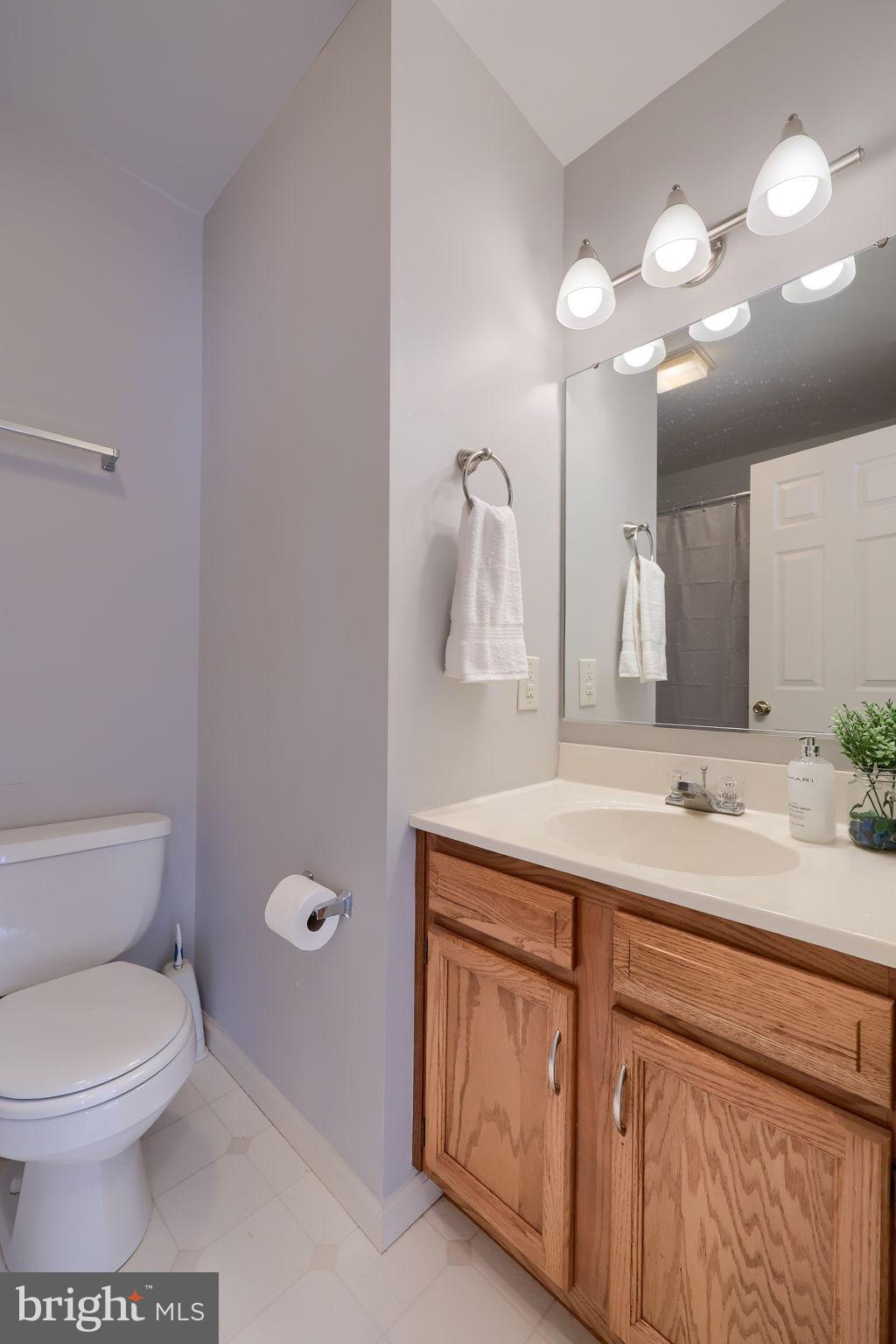 2904 Newport Way Reading, PA 19608 - Photo 25 of 35 Upstairs full bathroom.