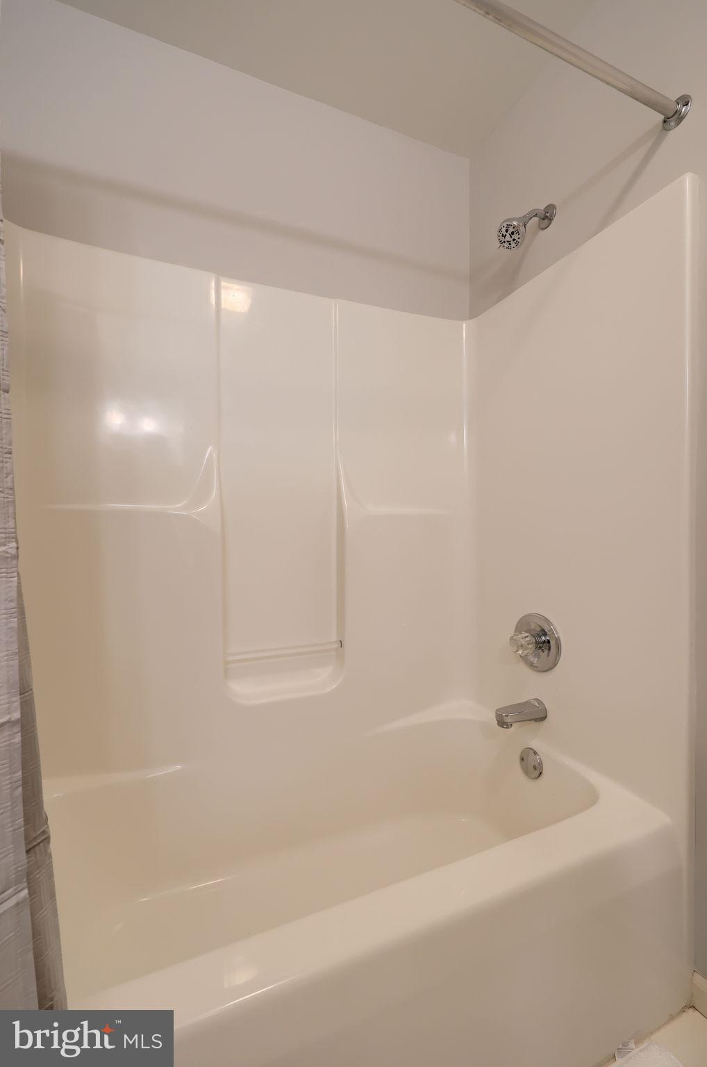 2904 Newport Way Reading, PA 19608 - Photo 26 of 35