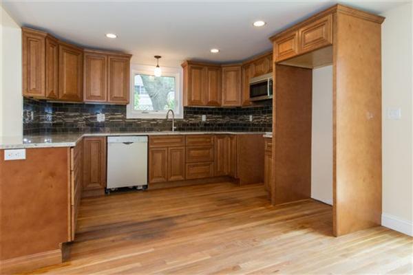 117 Ravenswood Road Waltham, MA 02453 - Photo 2 of 14 Gallery Image 2
