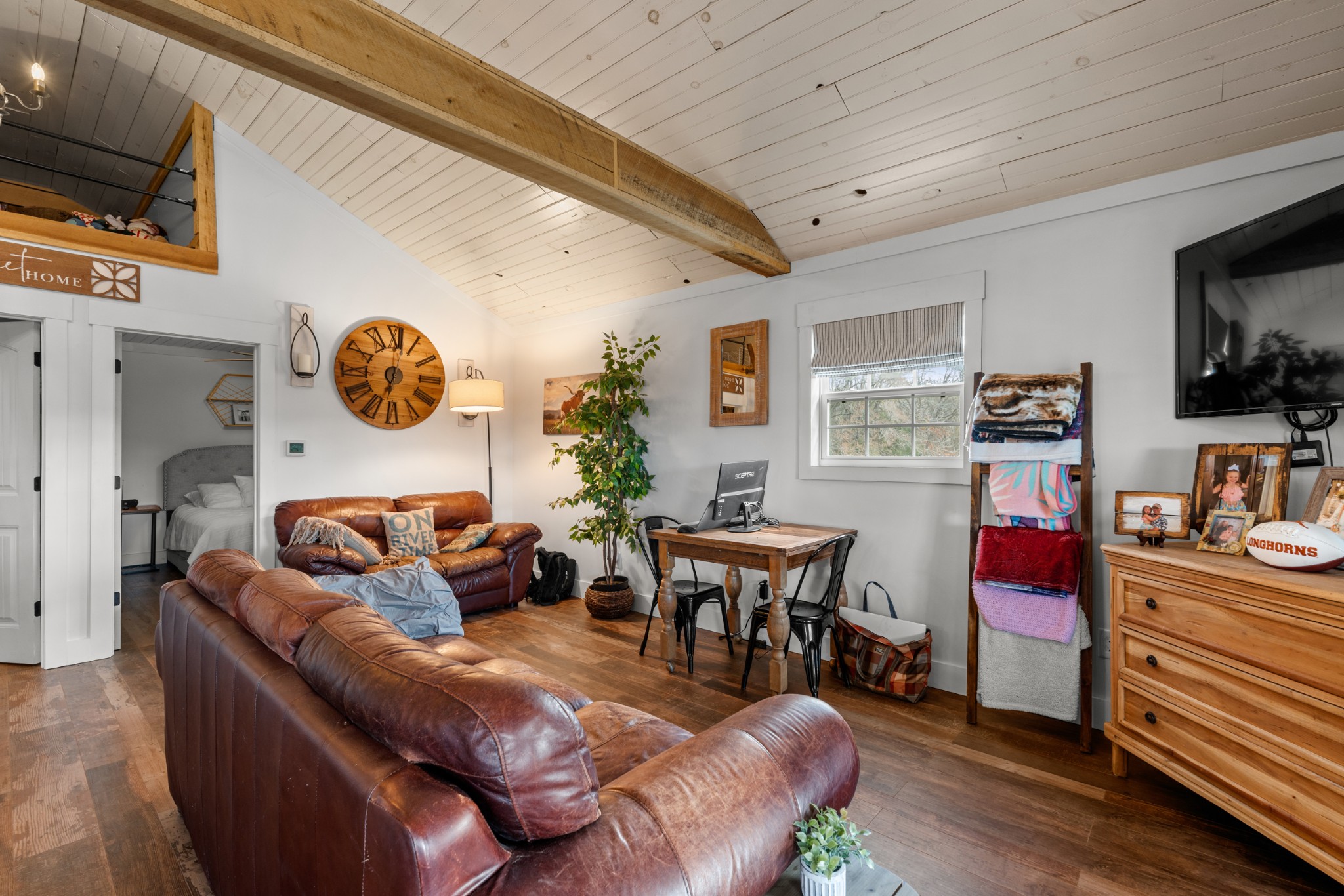 168 Mackin Road Linden, TN 37096 - Photo 16 of 32 a living room with furniture and flat screen tv