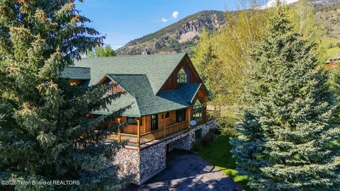 $995,000 | 507 West Elkhorn Drive, Star Valley Ranch, WY 83127