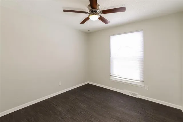 $2,065 | 6610 Northwest Graden Road, Kansas City, MO 64152