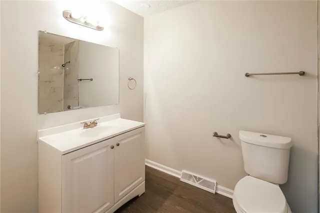 $2,065 | 6610 Northwest Graden Road, Kansas City, MO 64152