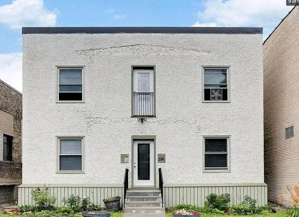 $680,000 | 2740 Lyndale Avenue South, Minneapolis, MN 55408