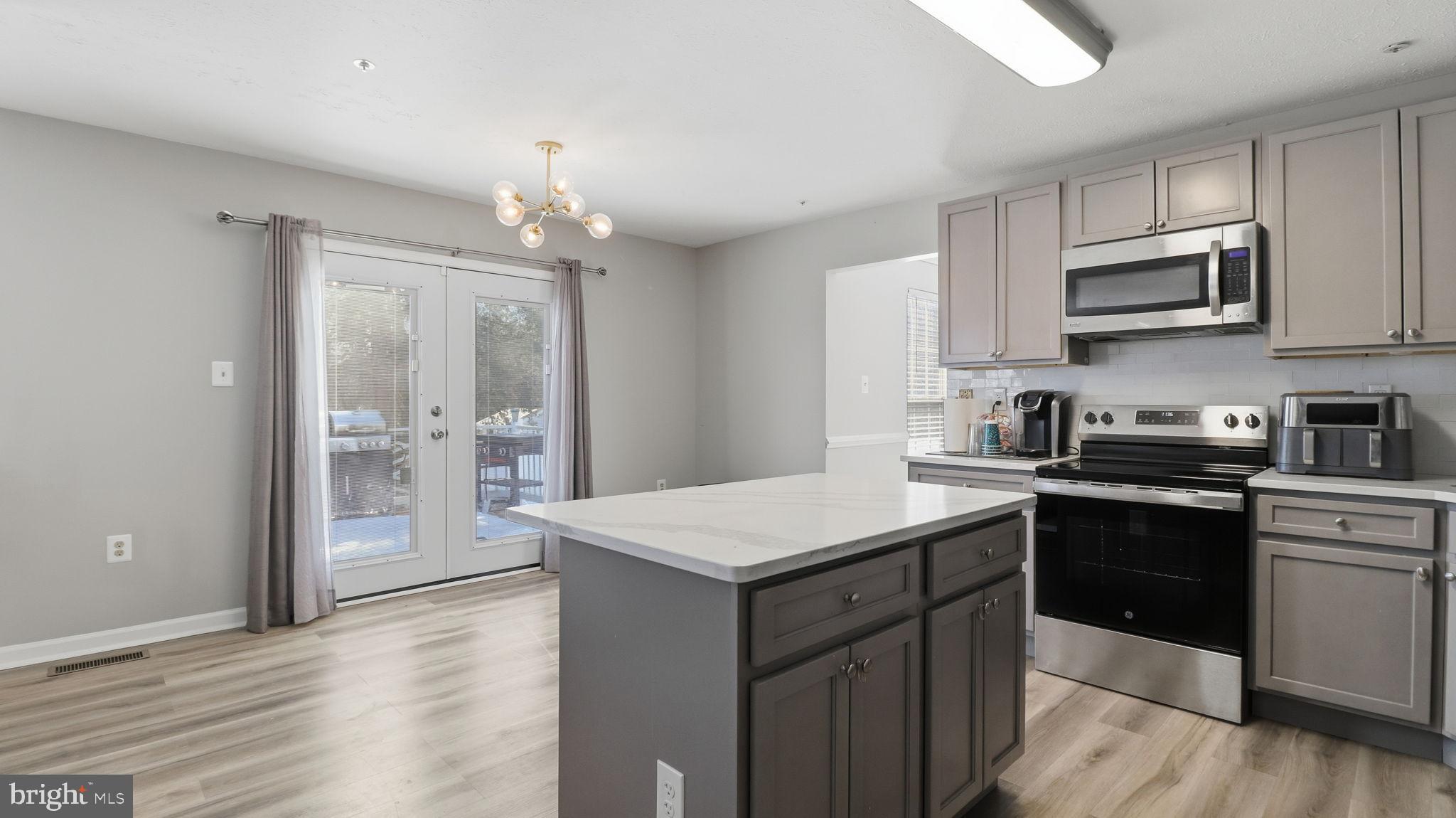 7105 Friendship Road Clinton, MD 20735 - Photo 33 of 90 Modern kitchen with stylish finishes.