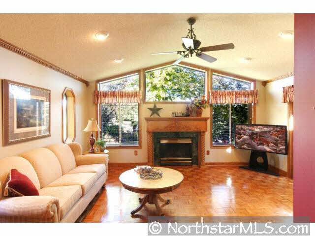 709 Shady Ridge Road Northwest Hutchinson, MN 55350 - Photo 4 of 10 Gallery Image 4