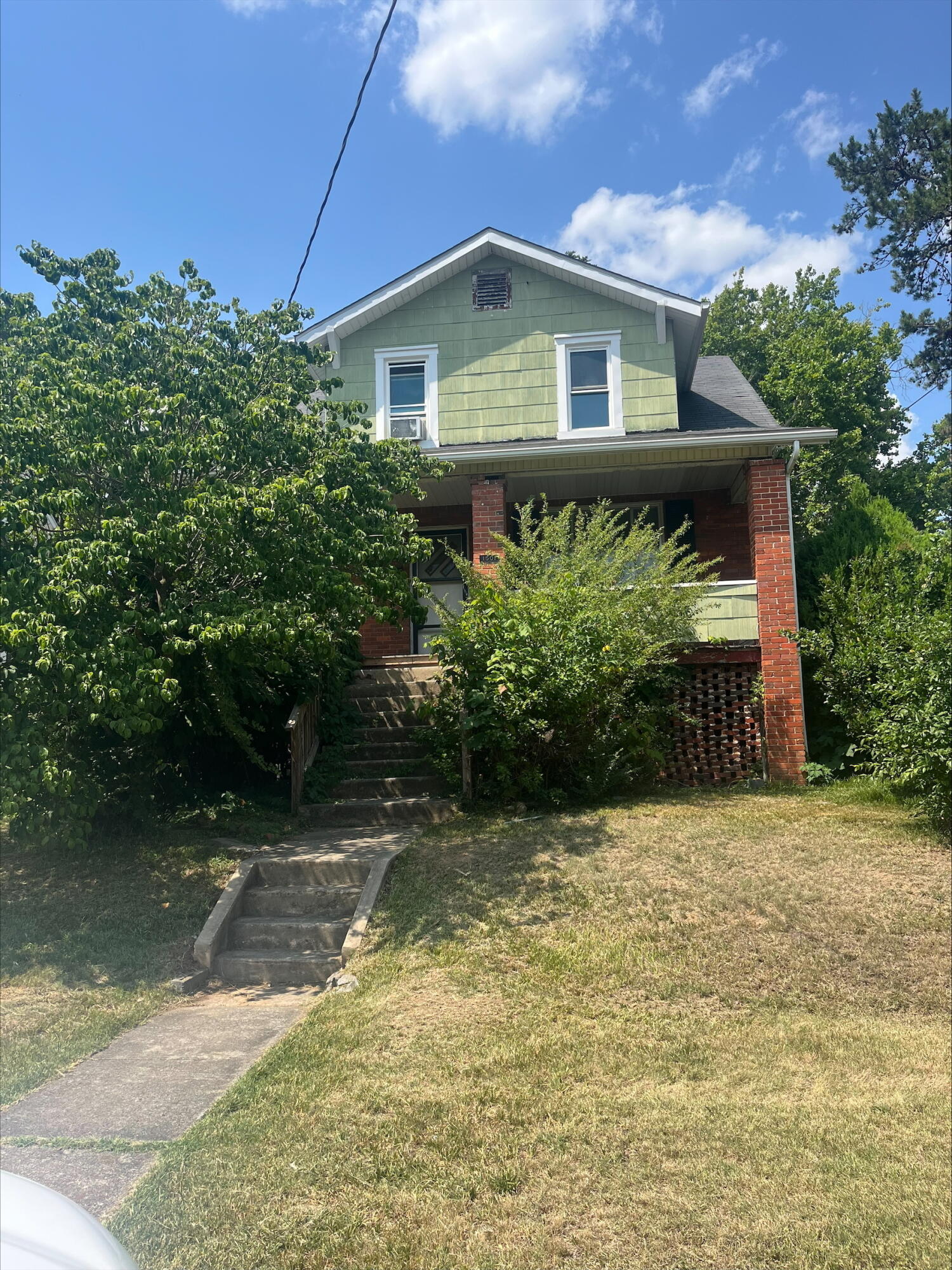 1501 Rugby Boulevard Northwest Roanoke, VA 24017 - Photo 3 of 9 processed-F052794F-F06E-47DB-80A0-64FCE8