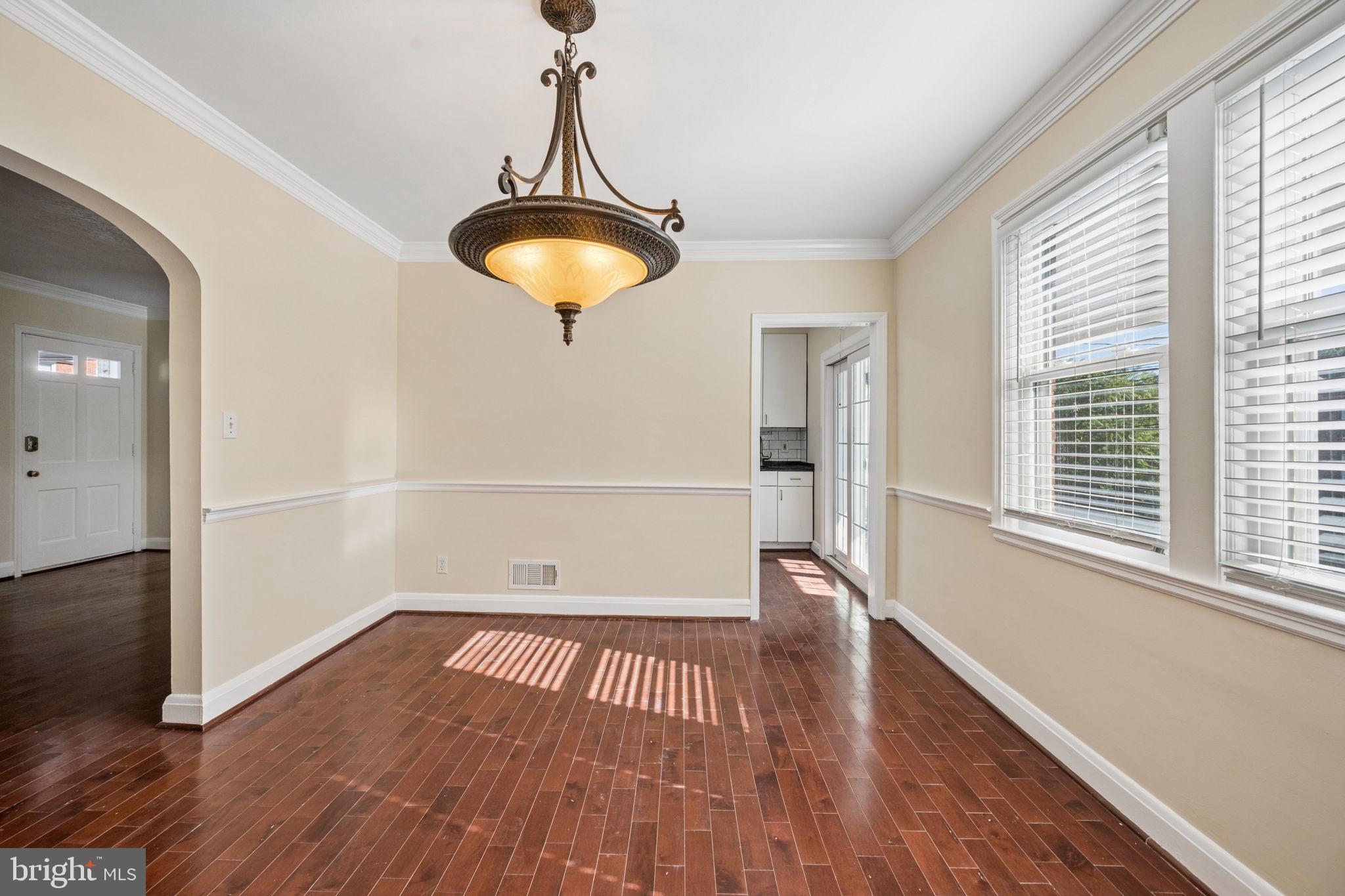 33 Briarwood Road Catonsville, MD 21228 - Photo 11 of 43