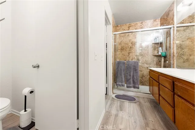 a view of a pathway with a yard