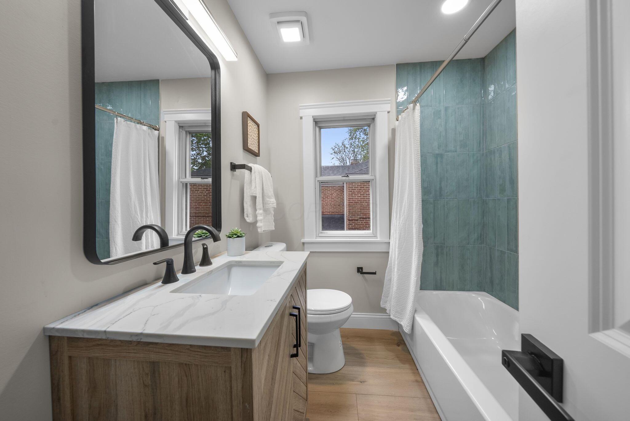 2583 Wexford Road Columbus, OH 43221 - Photo 33 of 41 3rd bathroom