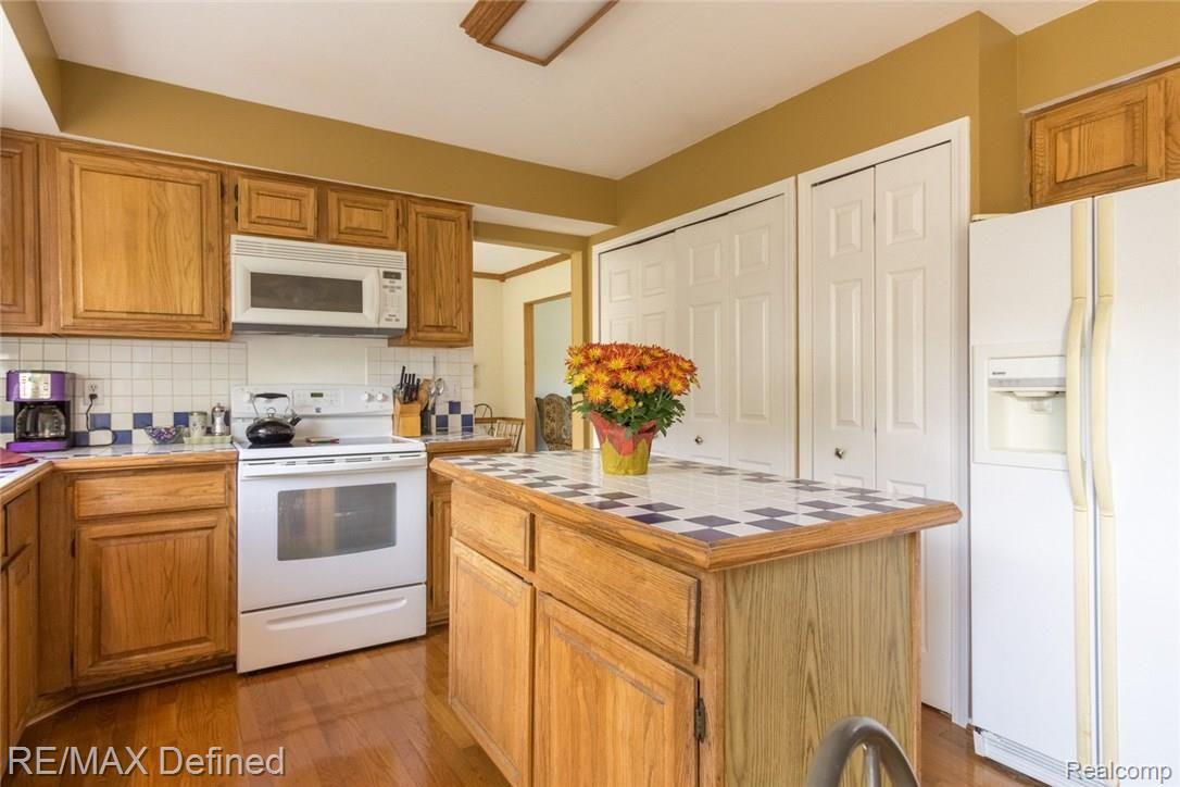 1708 Ridgecrest Rochester, MI 48306 - Photo 14 of 42 1708 Ridgecrest (14).jpg