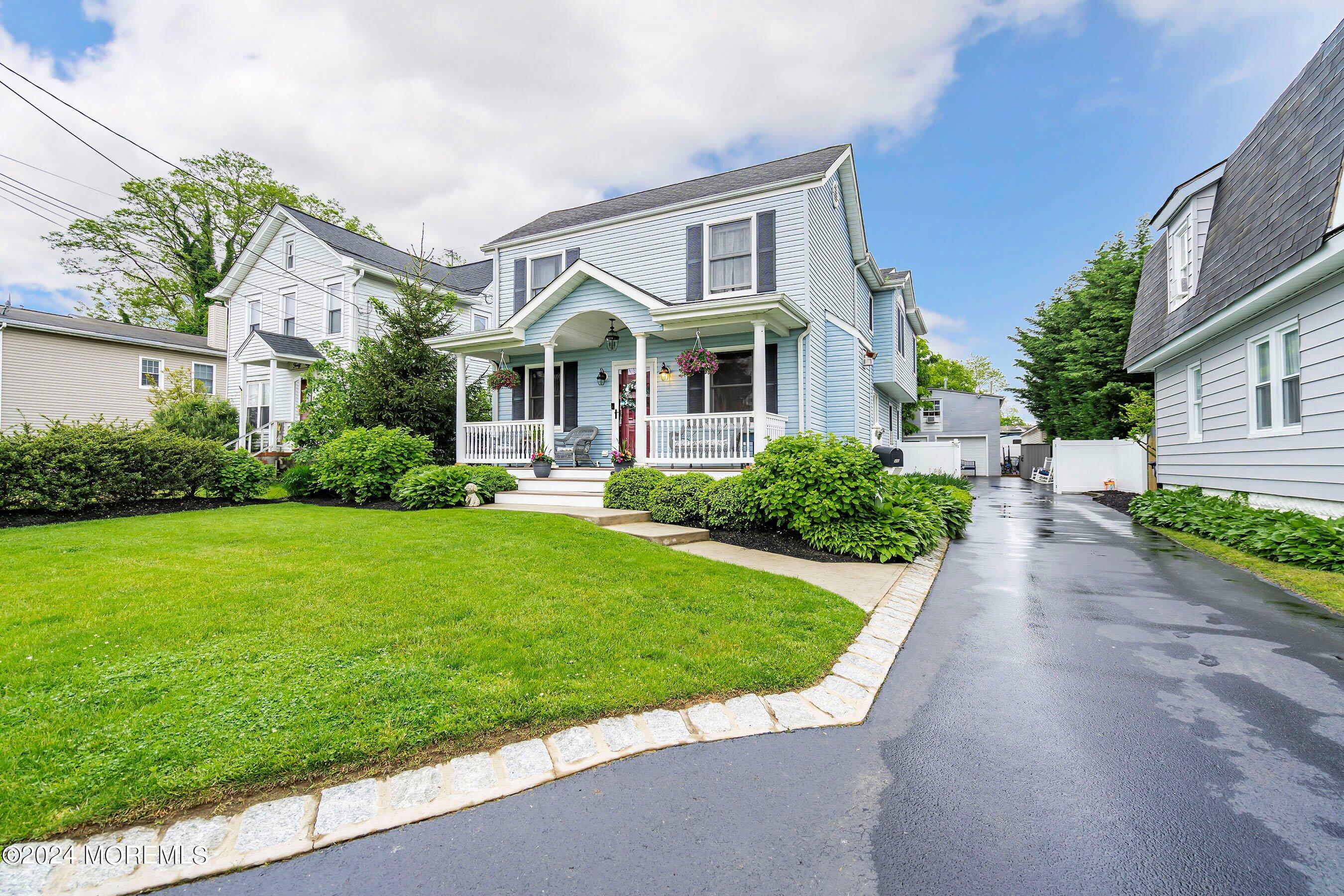 46 Compton Street Belford, NJ 07718 - Photo 1 of 35 03-Front Right