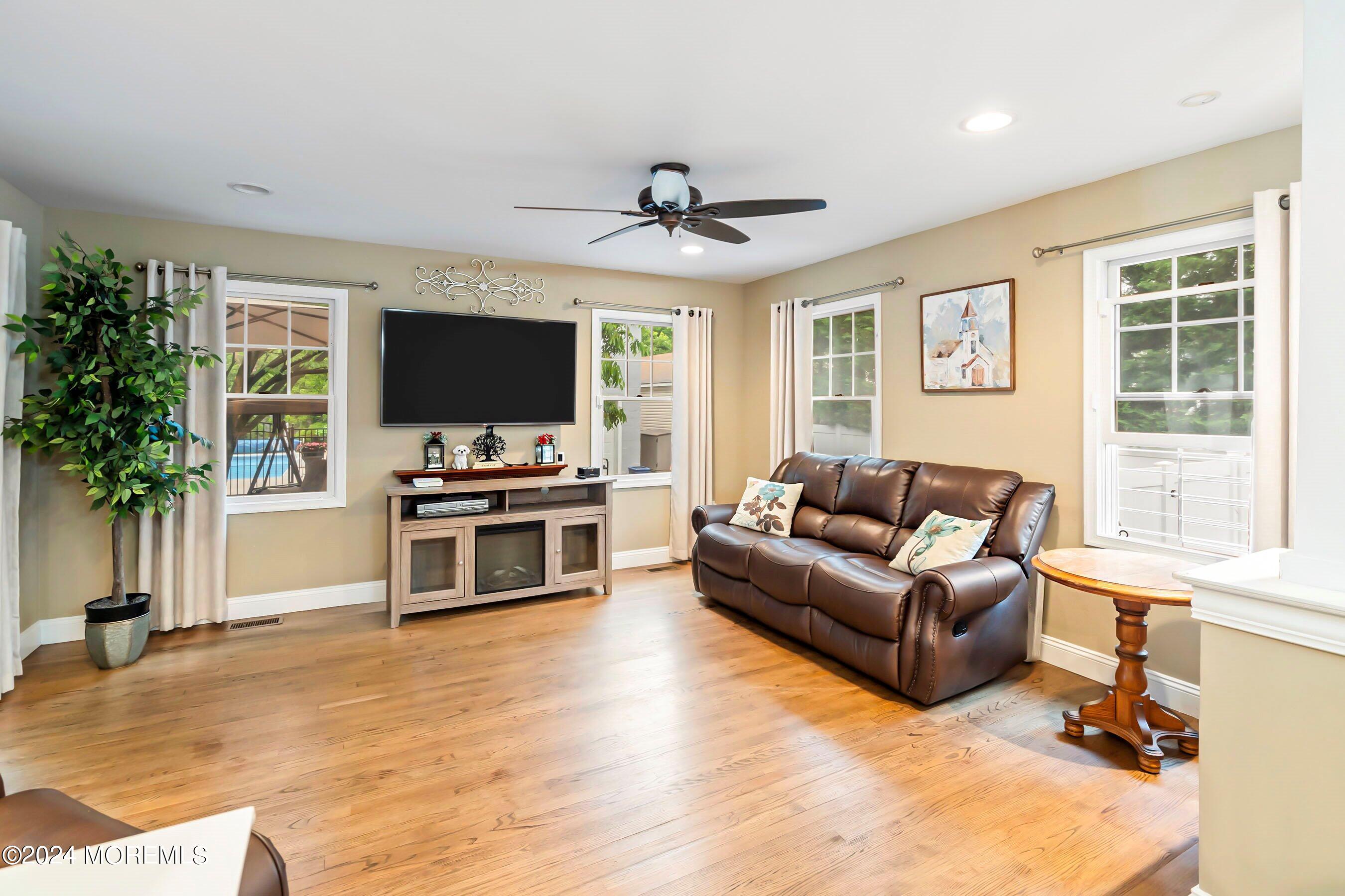 46 Compton Street Belford, NJ 07718 - Photo 12 of 35 13-Family 1B